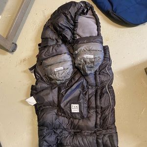 7AM Enfant footmuff & hand warmers (250 value) - MOVING - AVAIL MID DECEMBER